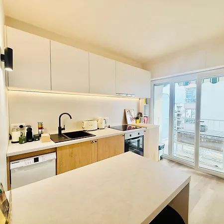 B020- Elegante Et Lumineux A Deux Pas Plages Et Centre Cannes